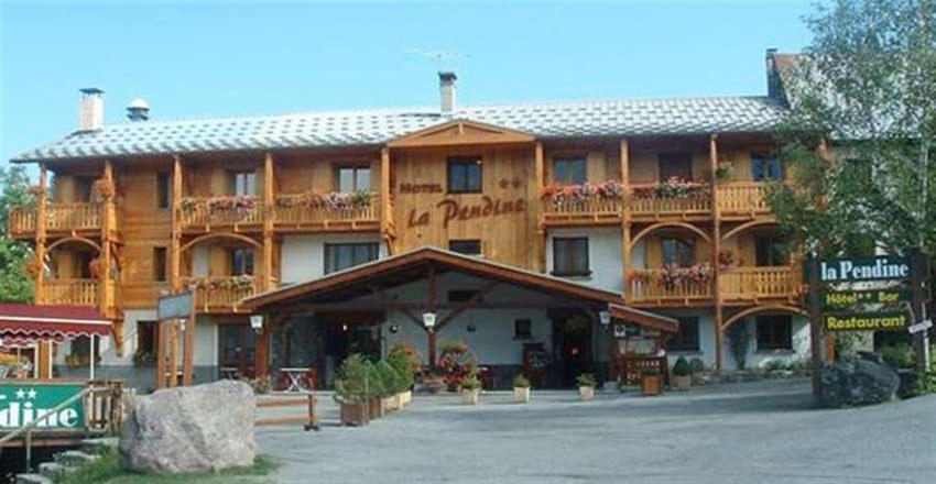 Hotel Restaurant La Pendine Les Pres Bagian luar foto